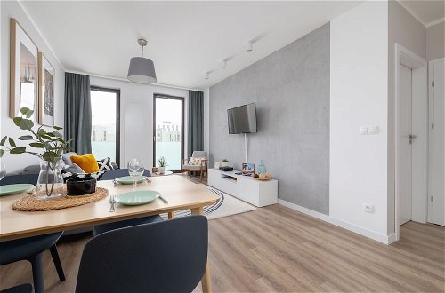 Foto 43 - Subtle Grey Apartment by Renters