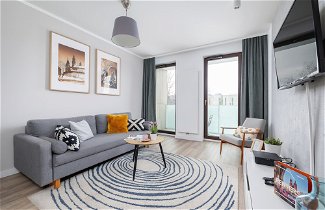 Foto 1 - Subtle Grey Apartment by Renters