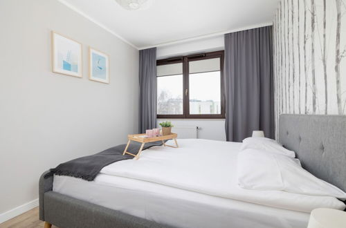 Foto 6 - Subtle Grey Apartment by Renters