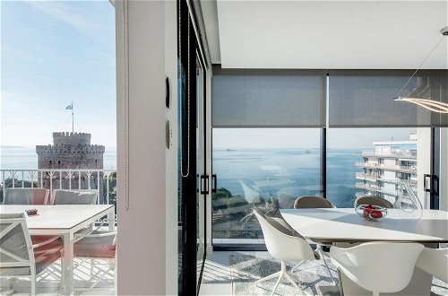 Photo 8 - Aria Seafront apt with White Tower view