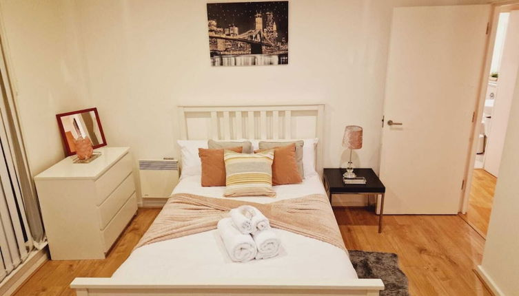 Photo 1 - Deluxe 2-bed Apartment Near Shoreditch