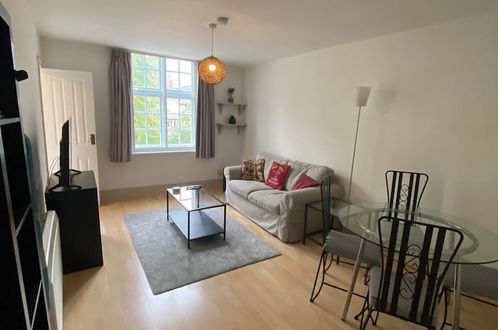 Foto 6 - Remarkable 1-bed Apartment in Putney Village