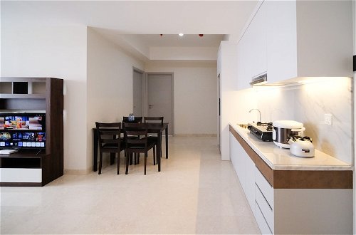 Photo 27 - Homey 3Br With Private Lift At Grand Sungkono Lagoon Apartment
