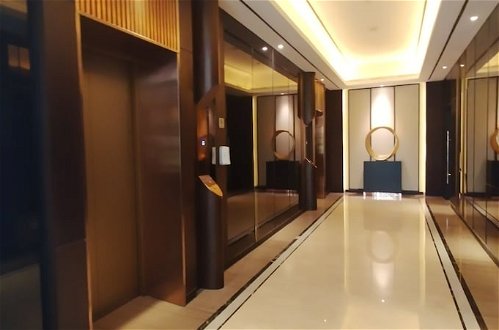 Foto 55 - Homey 3Br With Private Lift At Grand Sungkono Lagoon Apartment