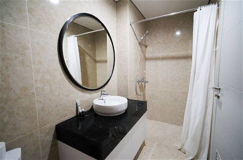Foto 40 - Homey 3Br With Private Lift At Grand Sungkono Lagoon Apartment