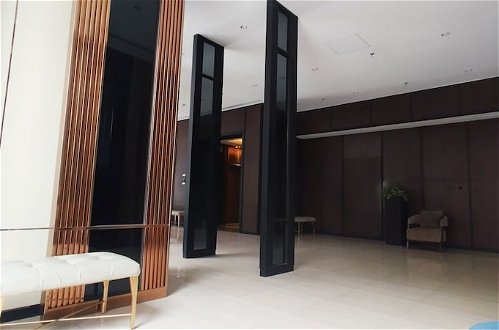 Foto 60 - Homey 3Br With Private Lift At Grand Sungkono Lagoon Apartment