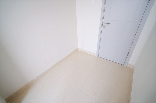 Foto 32 - Homey 3Br With Private Lift At Grand Sungkono Lagoon Apartment
