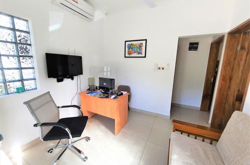 Photo 2 - Palm Holiday Apartments