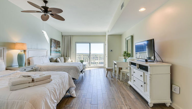 Photo 1 - Destin Resort Studio w/ Pool - Walk to Beach