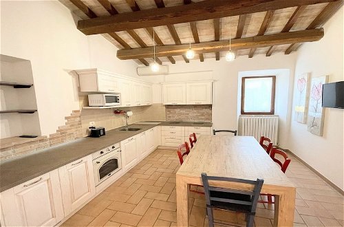 Foto 25 - 11 Sleeps - Holidays Vacation Villa With Pool - Spello By The Pool - Sleeps 11