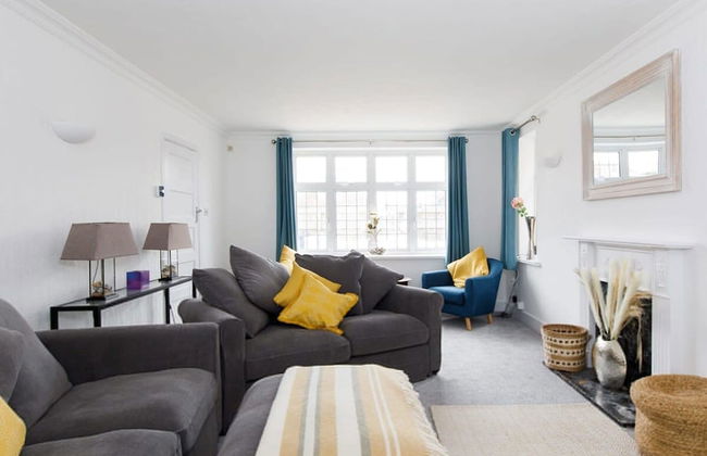 Bright Modern 4 br House 100 Metres From Beach - Foto 67