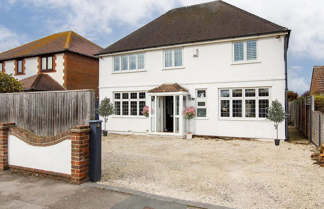 Bright Modern 4 br House 100 Metres From Beach - Foto 1