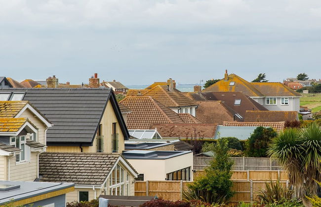 Bright Modern 4 br House 100 Metres From Beach - Foto 39