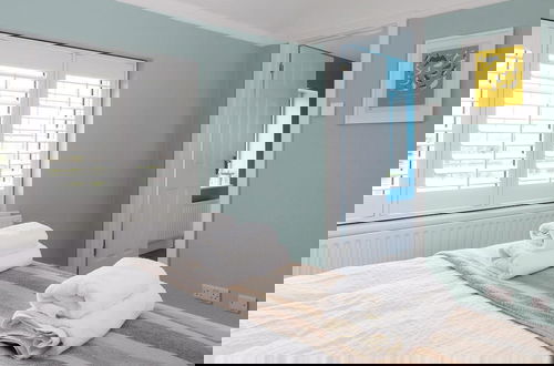 Foto 30 - Bright Modern 4 br House 100 Metres From Beach