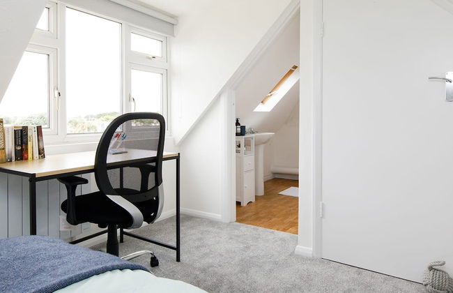 Bright Modern 4 br House 100 Metres From Beach - Foto 40