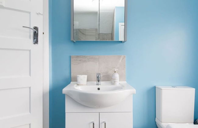 Bright Modern 4 br House 100 Metres From Beach - Foto 74