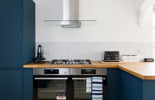 Bright Modern 4 br House 100 Metres From Beach - Foto 6