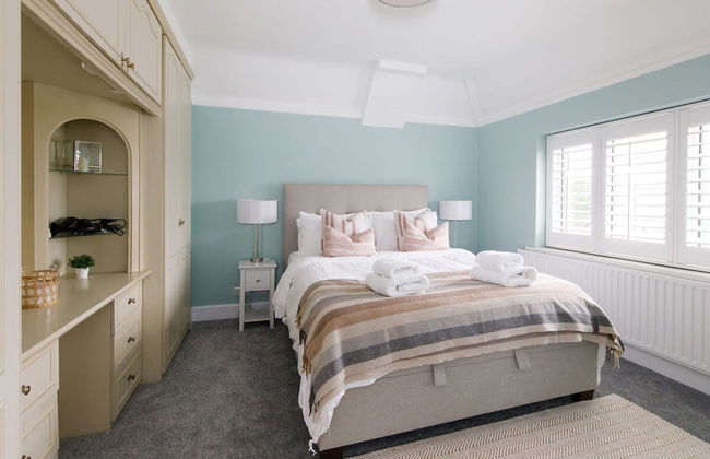 Bright Modern 4 br House 100 Metres From Beach - Foto 79