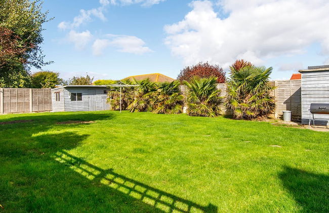 Bright Modern 4 br House 100 Metres From Beach - Foto 42