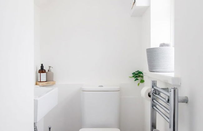 Bright Modern 4 br House 100 Metres From Beach - Foto 65