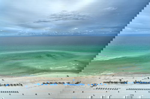 Foto 36 - Luxurious High-Rise Condo with Direct Beach Access & Beachside Pool - Unit 2105 by RedAwning