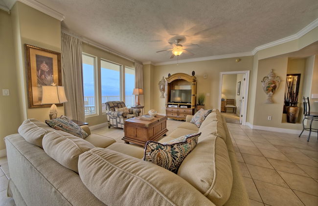 Luxurious High-Rise Condo with Direct Beach Access & Beachside Pool - Unit 2105 by RedAwning - Foto 15