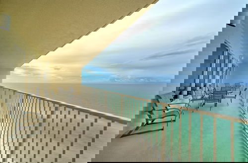 Foto 33 - Luxurious High-Rise Condo with Direct Beach Access & Beachside Pool - Unit 2105 by RedAwning