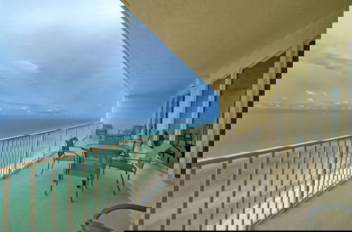 Foto 37 - Luxurious High-Rise Condo with Direct Beach Access & Beachside Pool - Unit 2105 by RedAwning