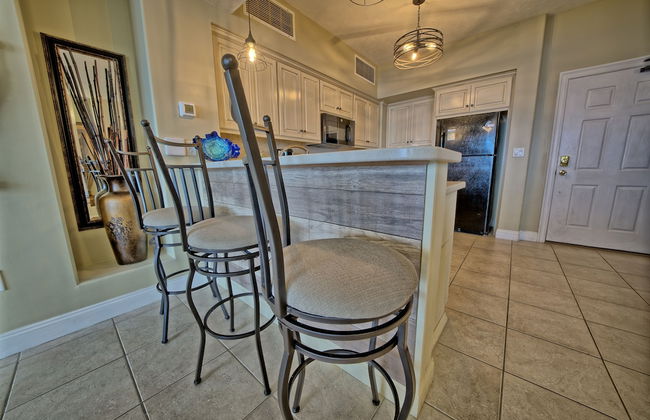 Luxurious High-Rise Condo with Direct Beach Access & Beachside Pool - Unit 2105 by RedAwning - Foto 27