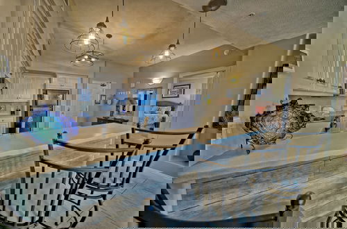 Foto 12 - Luxurious High-Rise Condo with Direct Beach Access & Beachside Pool - Unit 2105 by RedAwning