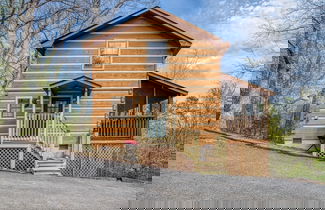 Foto 1 - Er18 - The Lazy Bear View Great Location - Close To Town! 1 Bedroom Cabin by RedAwning