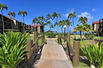 Photo 37 - Papakea Oceanview Studio 0 Bedroom Condo by RedAwning