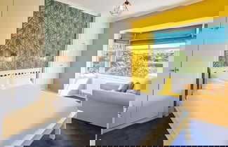 Photo 3 - Host Stay The Beach House