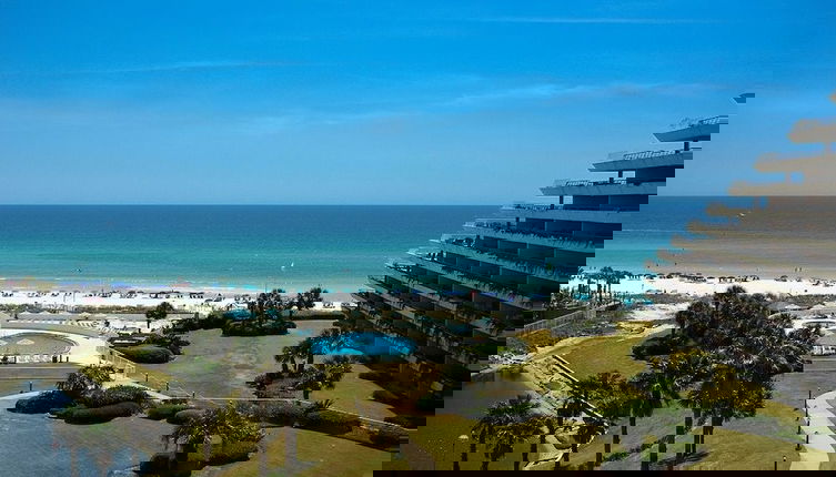 Photo 1 - Elite Paradise 2 Bedroom Condo by RedAwning