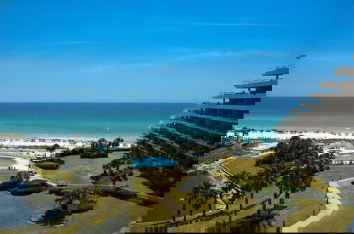 Photo 1 - Elite Paradise 2 Bedroom Condo by RedAwning