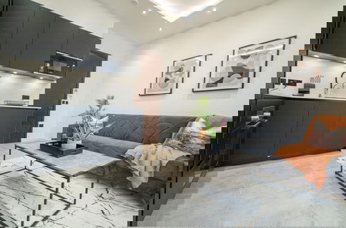 Foto 8 - Discover Angel Central Two Bedroom by Belvilla