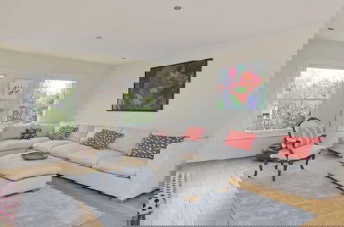 Foto 10 - Spacious 3-bedroom Apartment in Earls Court