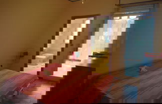 Foto 2 - Cozy Flat With 3 Shared Pools and Private Garden