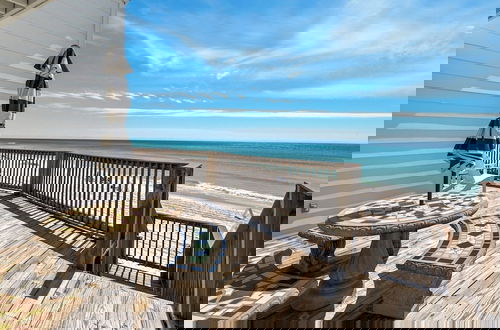 Foto 1 - Gulf Front: Steps to Beach ~ Minutes to Rosemary ~ Free Beach Setup!