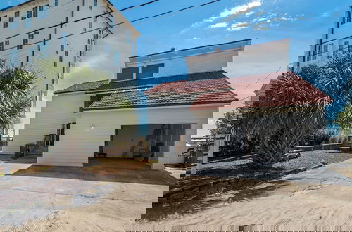 Foto 53 - Gulf Front: Steps to Beach ~ Minutes to Rosemary ~ Free Beach Setup!