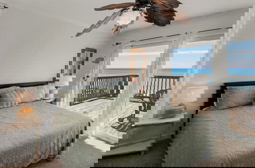 Foto 4 - Gulf Front: Steps to Beach ~ Minutes to Rosemary ~ Free Beach Setup!