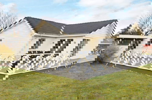 Foto 21 - 7 Person Holiday Home in Hals-by Traum