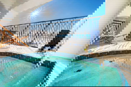 Foto 34 - Seabird by Avantstay Beachfront Home w/ Plunge Pool & Amazing Views