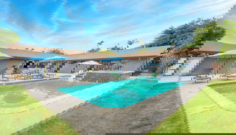 Foto 1 - Quinta Green by Avantstay Modern Home w/ Pool, Spa & Golf Course!