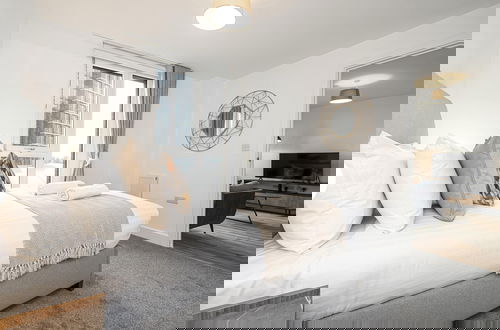 Photo 10 - Amazing Flat With Community Hub