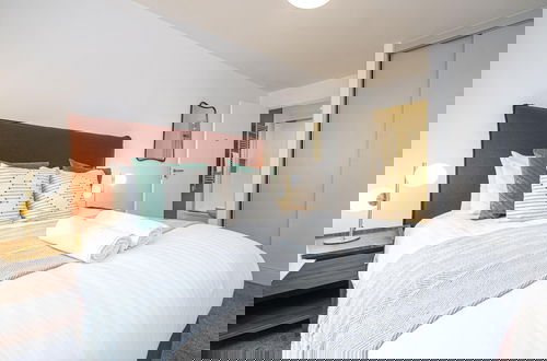 Photo 9 - Amazing Flat With Community Hub