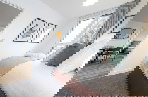 Photo 8 - Amazing Flat With Community Hub