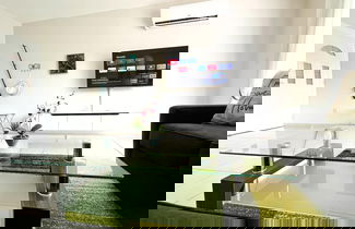 Foto 3 - Modern Apartment Only 900m From Famous Venus Beach