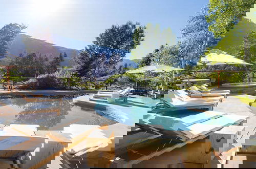 Foto 18 - Ute Terrace by Rove Travel Lux Retreat w Pool