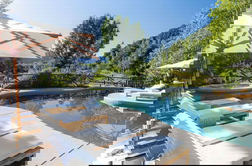 Foto 17 - Ute Terrace by Rove Travel Lux Retreat w Pool